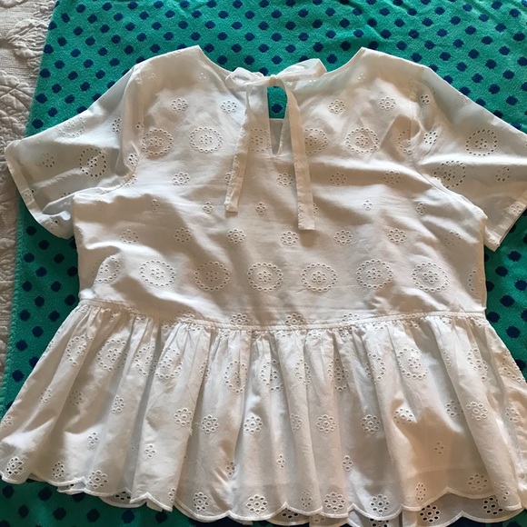 Crown and Ivy Women’s Shirt, Size 2X. White - Picture 2 of 5